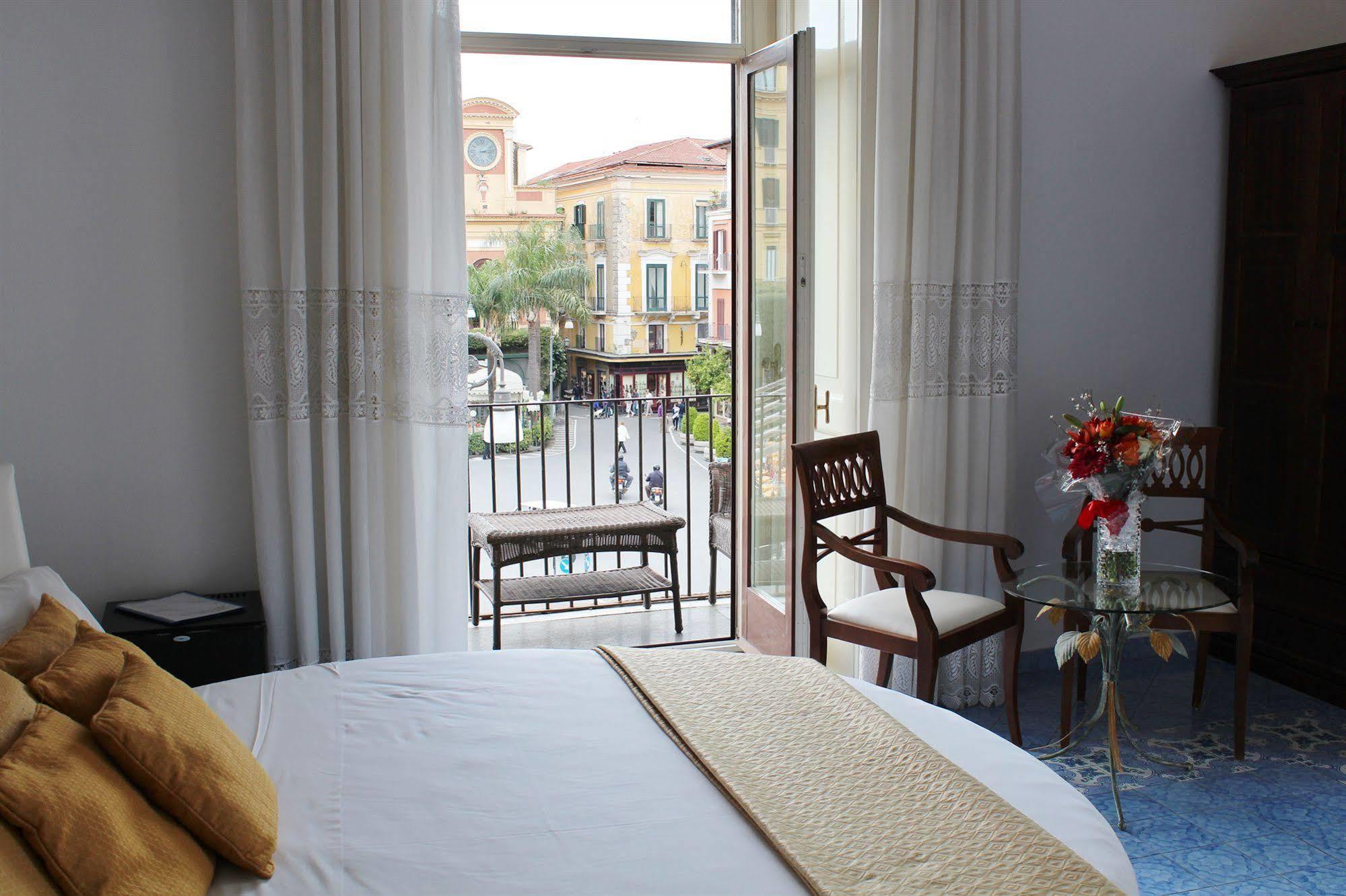 Piazza Tasso B&B Relais Соренто Екстериор снимка